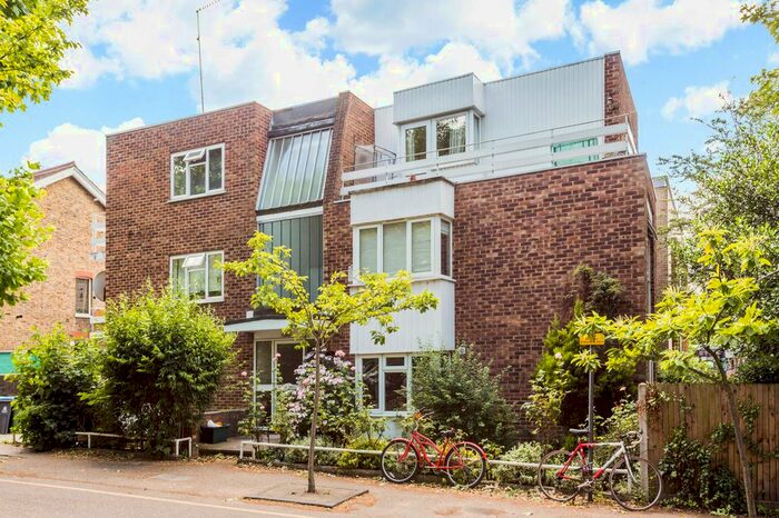 3 Bedroom Flat To Rent In , Freshton House, Kingston Upon Thames, Greater London, KT2