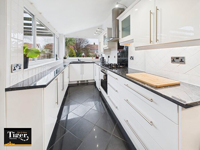 3 Bedroom Semi-Detached House For Sale In Stony Hill Avenue, Blackpool, FY4