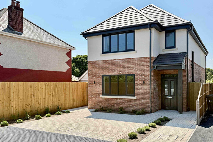 4 Bedroom Detached House For Sale In Three Legged Cross, BH21