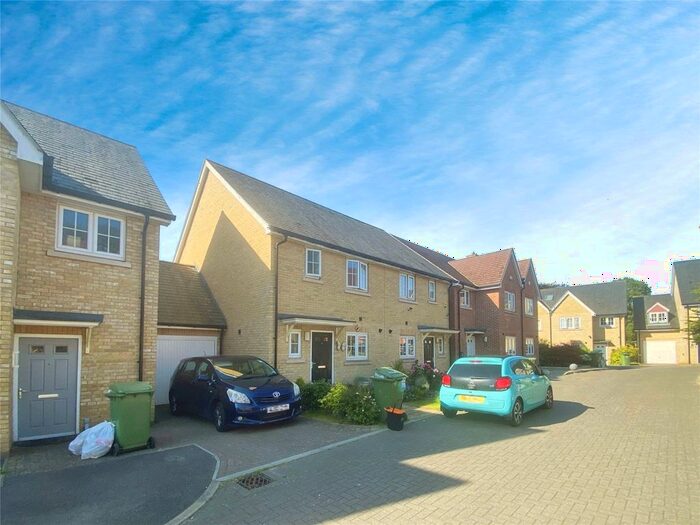 3 Bedroom Semi-Detached House To Rent In Hadlow Close Oakwood Park, Maidstone, Kent, ME16