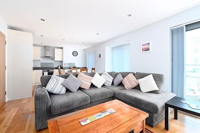 2 Bedroom Flat To Rent In St James's Street, Brighton, East Sussex, BN2