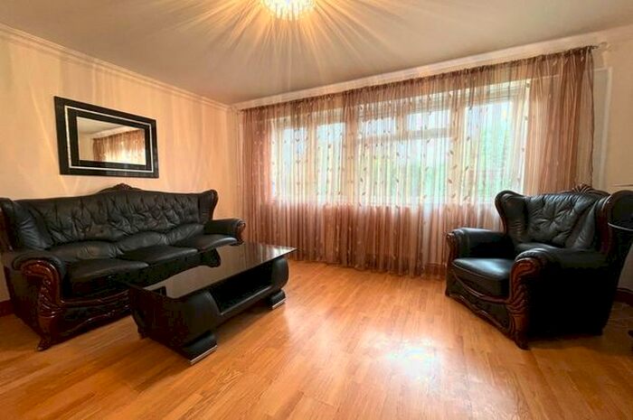 2 Bedroom Flat To Rent In Newmarket Avenue, Northolt, UB5