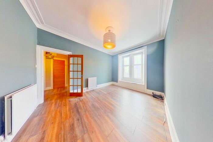 2 Bedroom Flat To Rent In Baldovan Terrace, Stobswell, Dundee, DD4