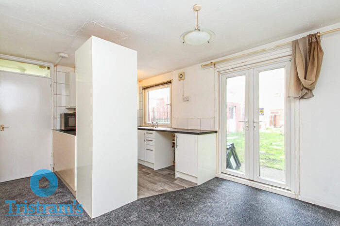 1 Bedroom Flat To Rent In Frobisher Gardens, Daybrook, NG5