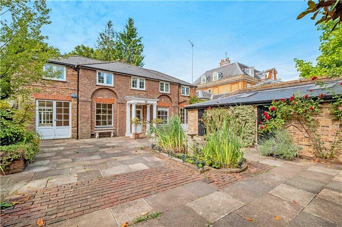 4 Bedroom Detached House To Rent In Ham Common, Richmond, Surrey, TW10