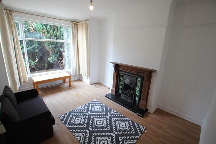 4 Bedroom Terraced House To Rent In Newport Mount, Burley, Leeds, LS6