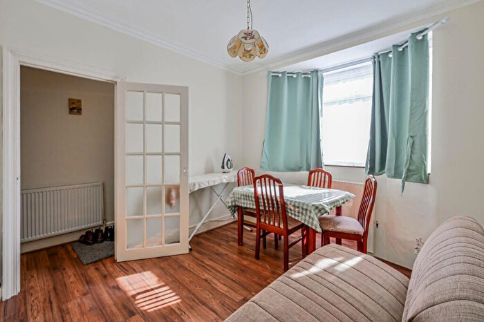 2 Bedroom Terraced House For Sale In Stoneydown Avenue, Walthamstow, London, E17