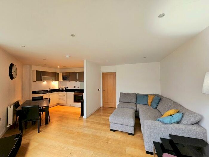 2 Bedroom Apartment To Rent In Wharf Approach Leeds, LS1