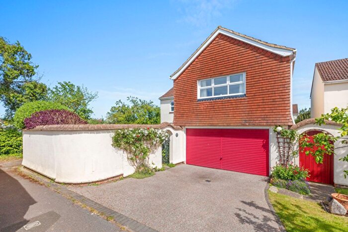 5 Bedroom Detached House For Sale In Slave Hill, Haddenham, HP17