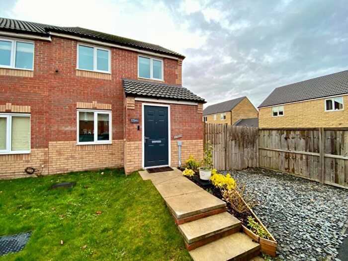 3 Bedroom Semi Detached House For Sale In Cherry Tree Place, Fagley, Bradford, BD2