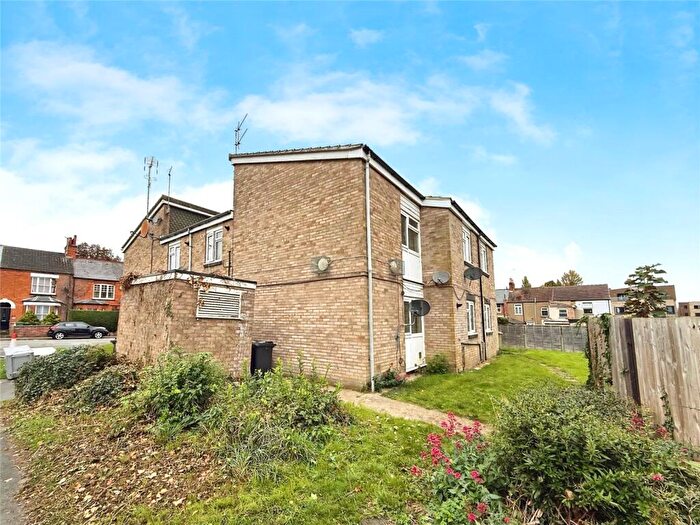 1 Bedroom Apartment For Sale In Stantonbury Close, New Bradwell, Milton Keynes, MK13