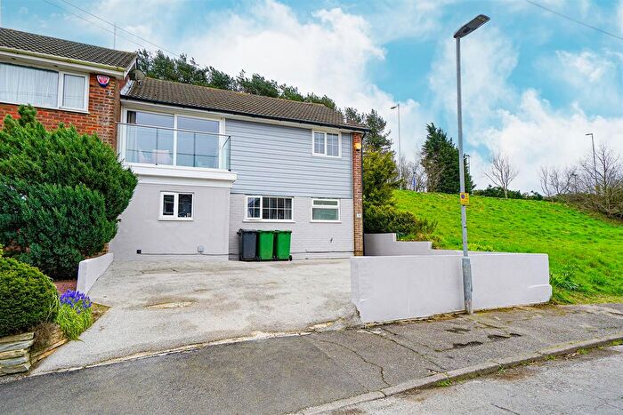 4 Bedroom Semi-Detached House For Sale In Winchelsea Lane, Hastings, TN35