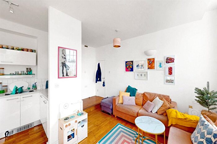 1 Bedroom Flat To Rent In York Way, Kings Cross, N1