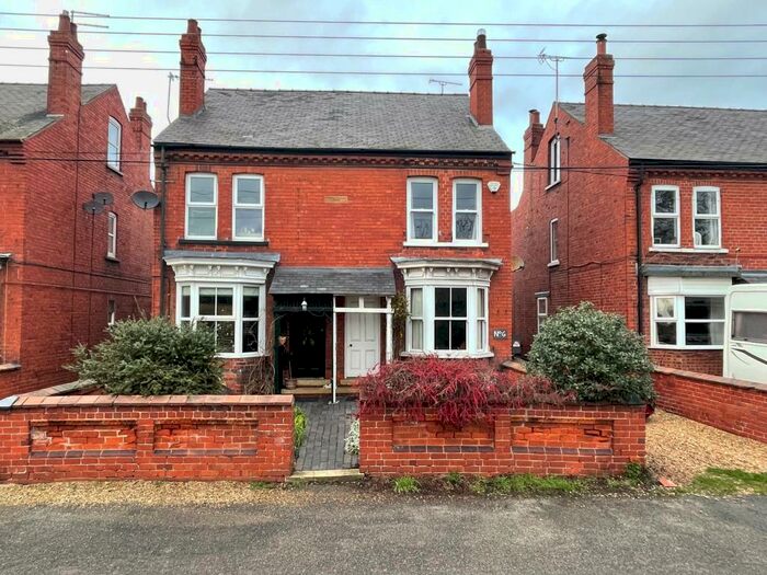 3 Bedroom Semi-Detached House To Rent In West Bank, Saxilby, LN1