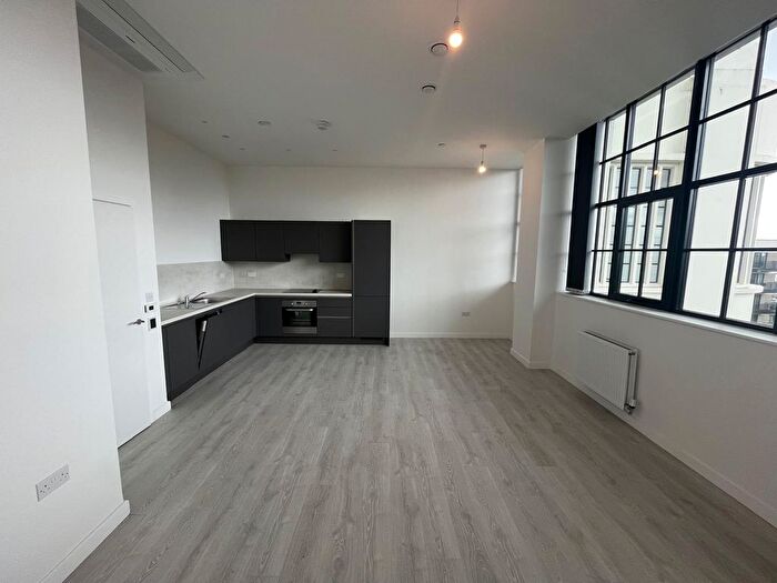 2 Bedroom Flat To Rent In Carnation Gardens, UB3