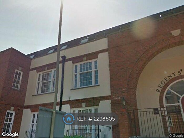 2 Bedroom Flat To Rent In West Street, Newbury, RG14