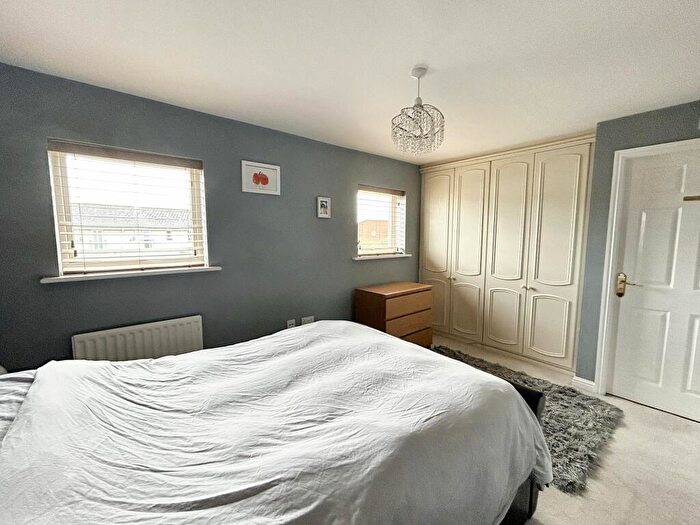 2 Bedroom Apartment For Sale In Selman Close, Hythe, SO45