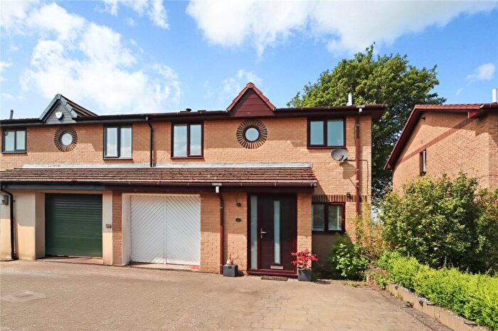 3 Bedroom Semi-Detached House For Sale In Beech Grove Court, Crawcrook, Ryton, Tyne And Wear, NE40