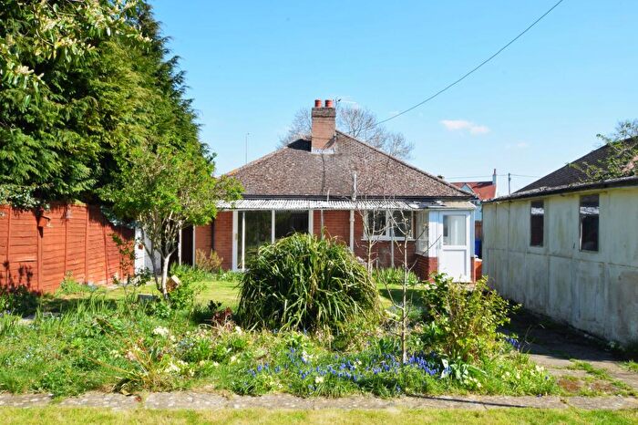 3 Bedroom Bungalow For Sale In Banbury Road, Kidlington, OX5
