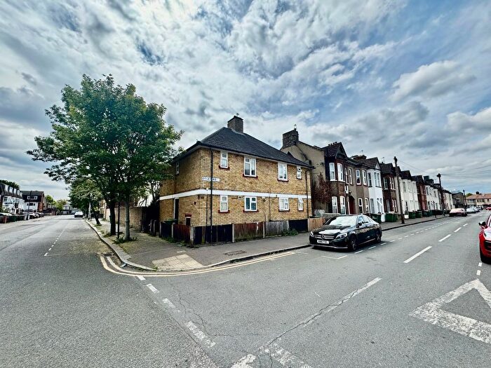 2 Bedroom End Terrace House To Rent In Otley Road, London, E16