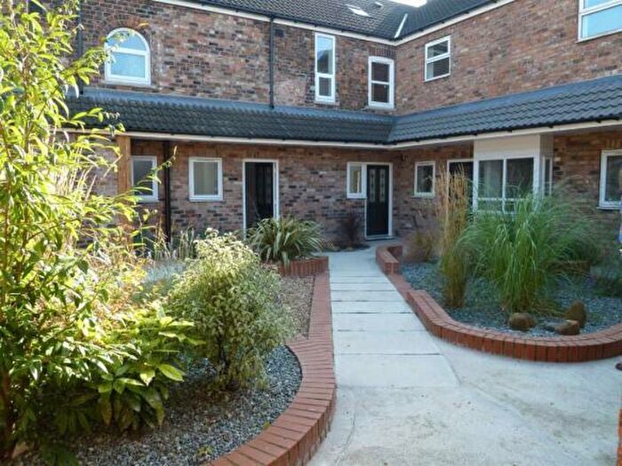 2 Bedroom Apartment To Rent In The Courtyard, Leads Road, Hull, HU7