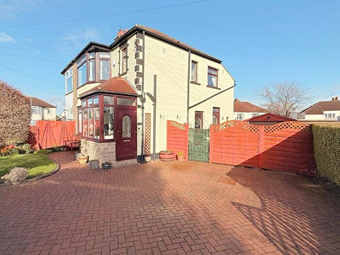 3 Bedroom Semi Detached House For Sale In Ederoyd Crescent, Stanningley, Pudsey, LS28