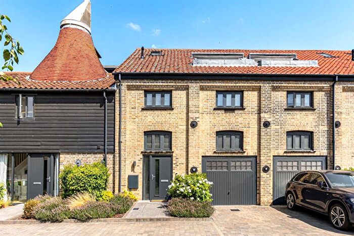 3 Bedroom End Of Terrace House For Sale In Brewery Yard, Watton Road, Ware, SG12