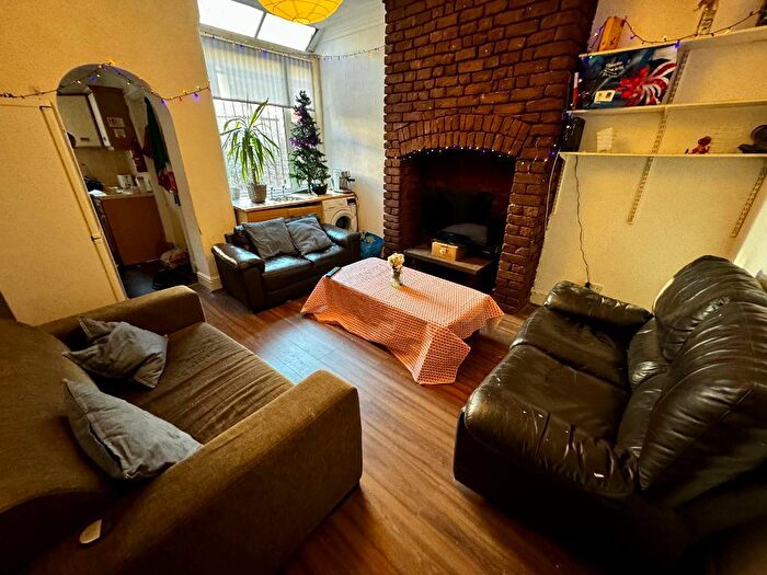 5 Bedroom Terraced House To Rent In Furness Road, Manchester, M14