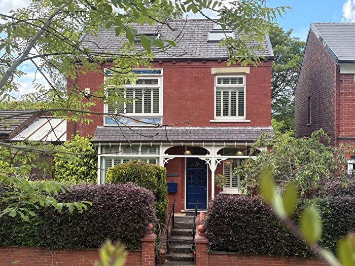 4 Bedroom Detached House For Sale In Dogford Road, Royton, OL2