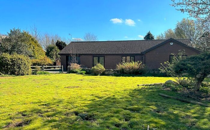 3 Bedroom Bungalow To Rent In Great North Road, Bawtry, Doncaster, DN10