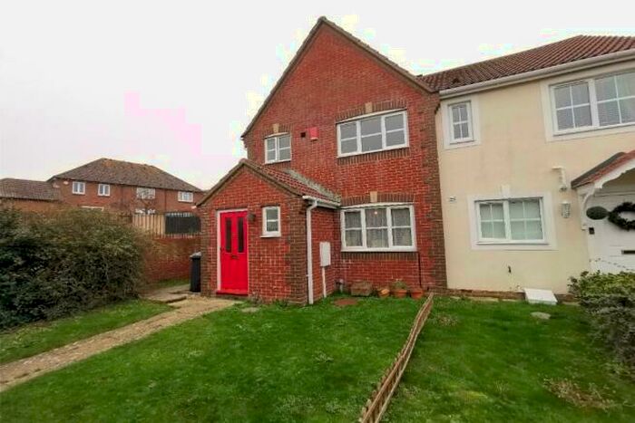 3 Bedroom Semi-Detached House To Rent In Stone Cross, Pevensey, BN24