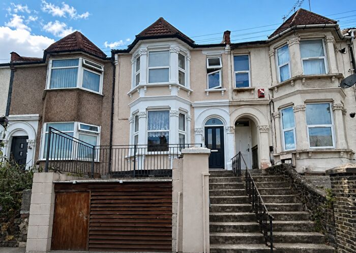 2 Bedroom Apartment To Rent In Priory Hill, Dartford, DA1