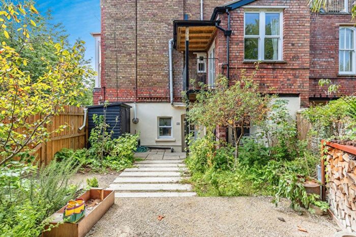 2 Bedroom Apartment For Sale In Redland Road, Bristol, BS6