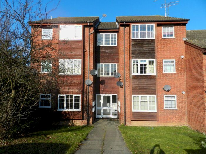 Studio To Rent In St. Peters Close, Daventry NN11