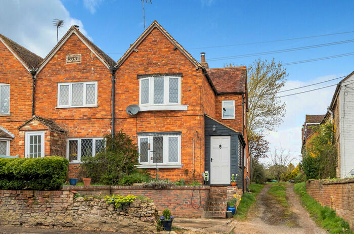 3 Bedroom End Of Terrace House For Sale In Main Street, Akeley, Buckingham, MK18