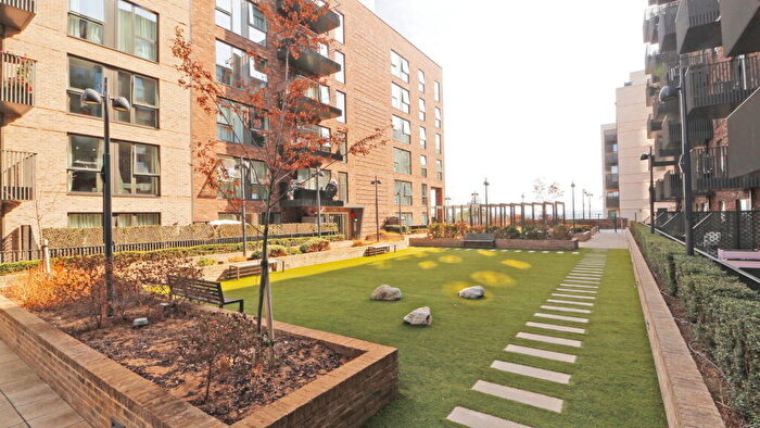 2 Bedroom Flat For Sale In Regal Walk, Bexleyheath, DA6