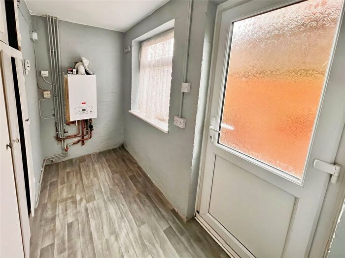 3 Bedroom Semi-Detached House For Sale In Yew Tree Crescent, Burton-On-Trent, Staffordshire, DE15