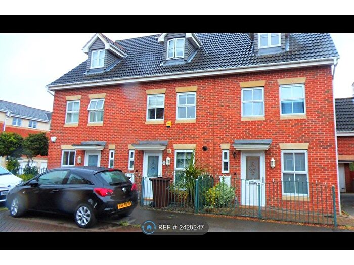 3 Bedroom Terraced House To Rent In Mardling Avenue, Nottingham, NG5