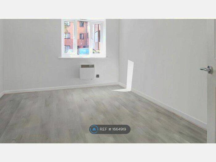 6 Bedroom Terraced House To Rent In Frettons, Basildon, SS14