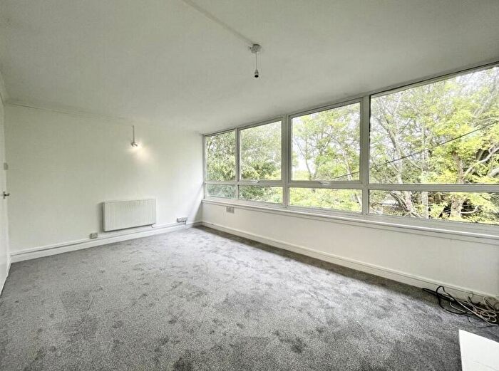 2 Bedroom Flat To Rent In Walden Road Walden Parade, BR7