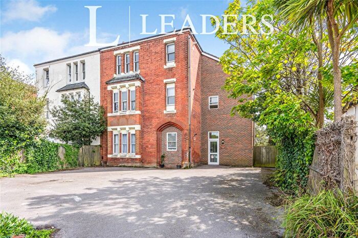2 Bedroom Flat To Rent In Bury Road, PO12