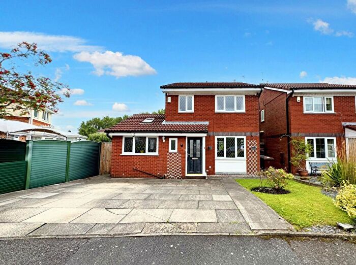 3 Bedroom Detached House For Sale In Chapeltown Road, Radcliffe, M26