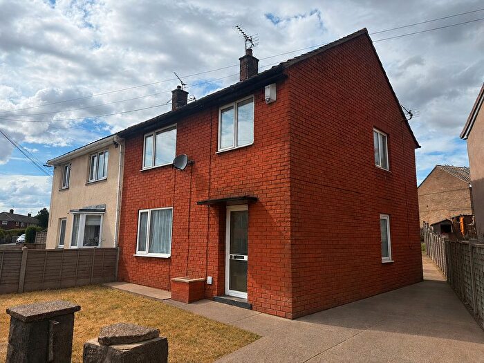 3 Bedroom Semi-Detached House To Rent In Shipton Road, Scunthorpe, DN16