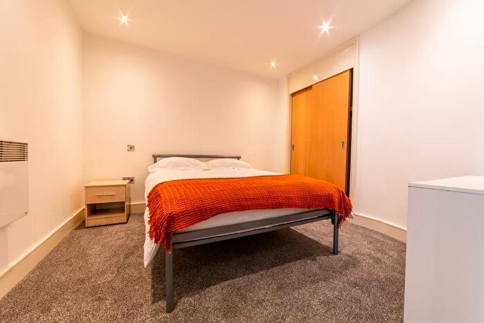 2 Bedroom Flat To Rent In Bluecoat House, North Sherwood Street, Nottingham, NG1
