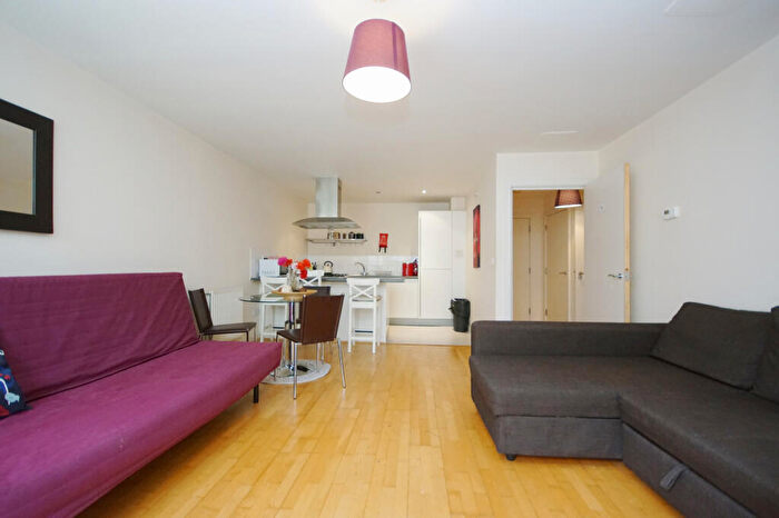 1 Bedroom Apartment To Rent In Seward Street, Clerkenwell, London, EC1V