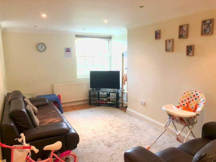 1 Bedroom Flat To Rent In Lancaster House, Borough Road, Isleworth TW7