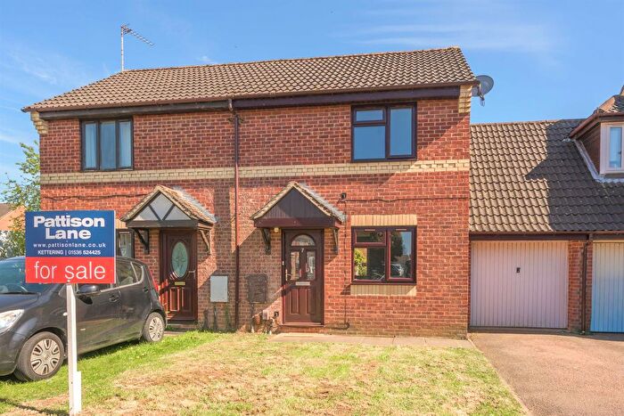 2 Bedroom Semi-Detached House For Sale In Aster Road, Kettering, NN16