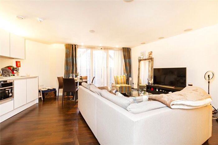 1 Bedroom Apartment To Rent In Islington On The Green, A Islington Green, Islington, London, N1