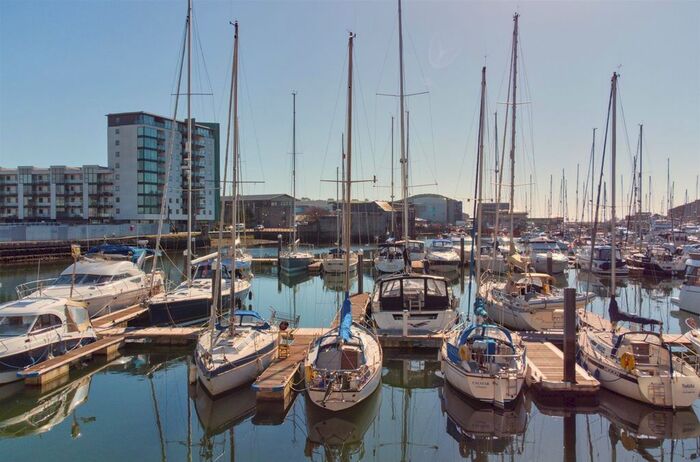 2 Bedroom Flat To Rent In Marrowbone Slip, Plymouth, PL4