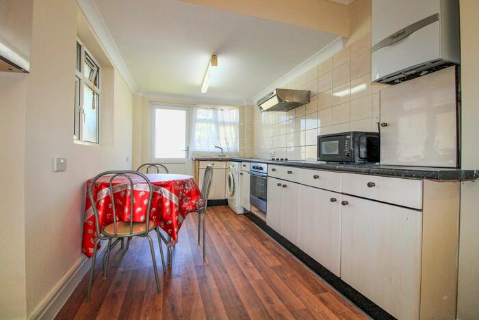 1 Bedroom Studio To Rent In Christchurch Avenue, Kenton, HA3